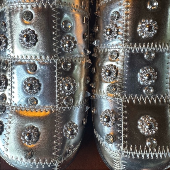 Azalea Wang Anslie Studded Mules Gold & Silver  8 - Picture 3 of 9